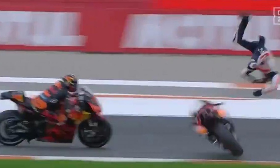 Moto GP: Τρομακτικό ατύχημα για Άλεξ Μάρκεθ (photos+video)