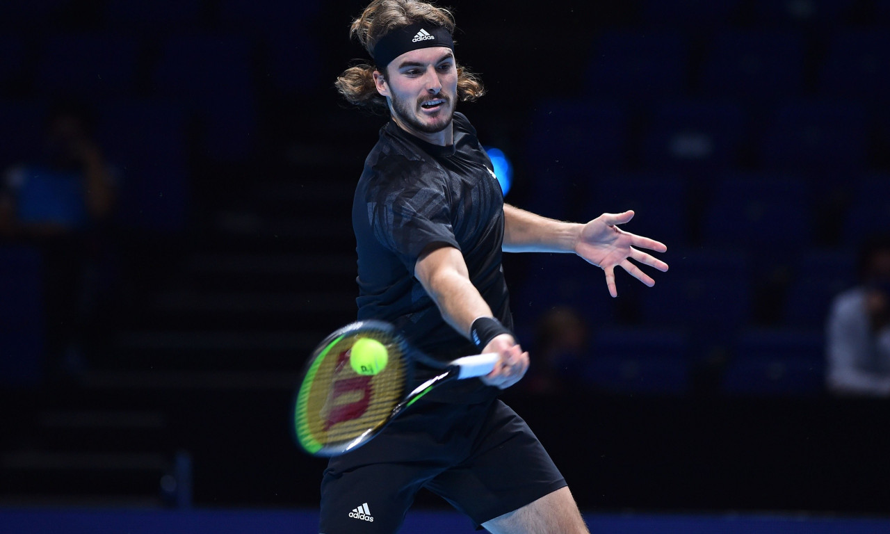 Στέφανος Τσιτσιπάς: Πρεμιέρα με το… αριστερό στο ATP Finals (photos+videos)