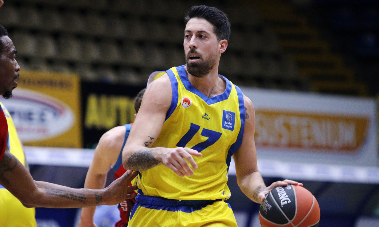 Περιστέρι: Ο άχαστος Γιάννης Αθηναίου κόντρα στο Μεσολόγγι (video)