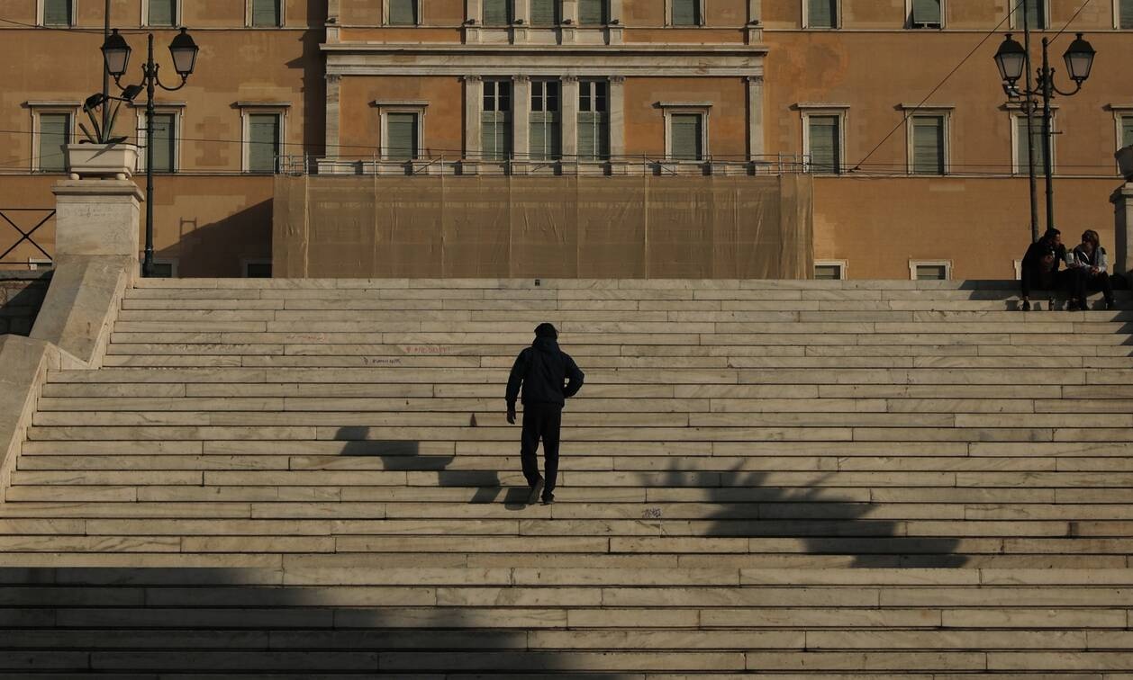 Κρούσματα σήμερα: Επιπέδωση και αισιοδοξία ή αύξηση και αγωνία - Ρεκόρ ξανά στους διασωληνωμένους;