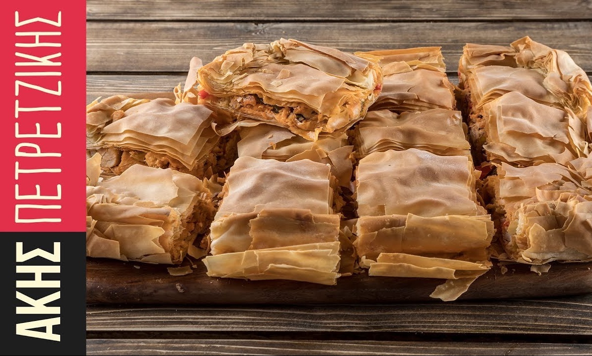 Άκης Πετρετζίκης: Χωριάτικη κοτόπιτα