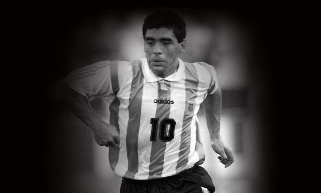 ΑΕΚ για Ντιέγκο Μαραντόνα: «Σήμερα μάθαμε ότι πεθαίνουν και οι Θεοί»