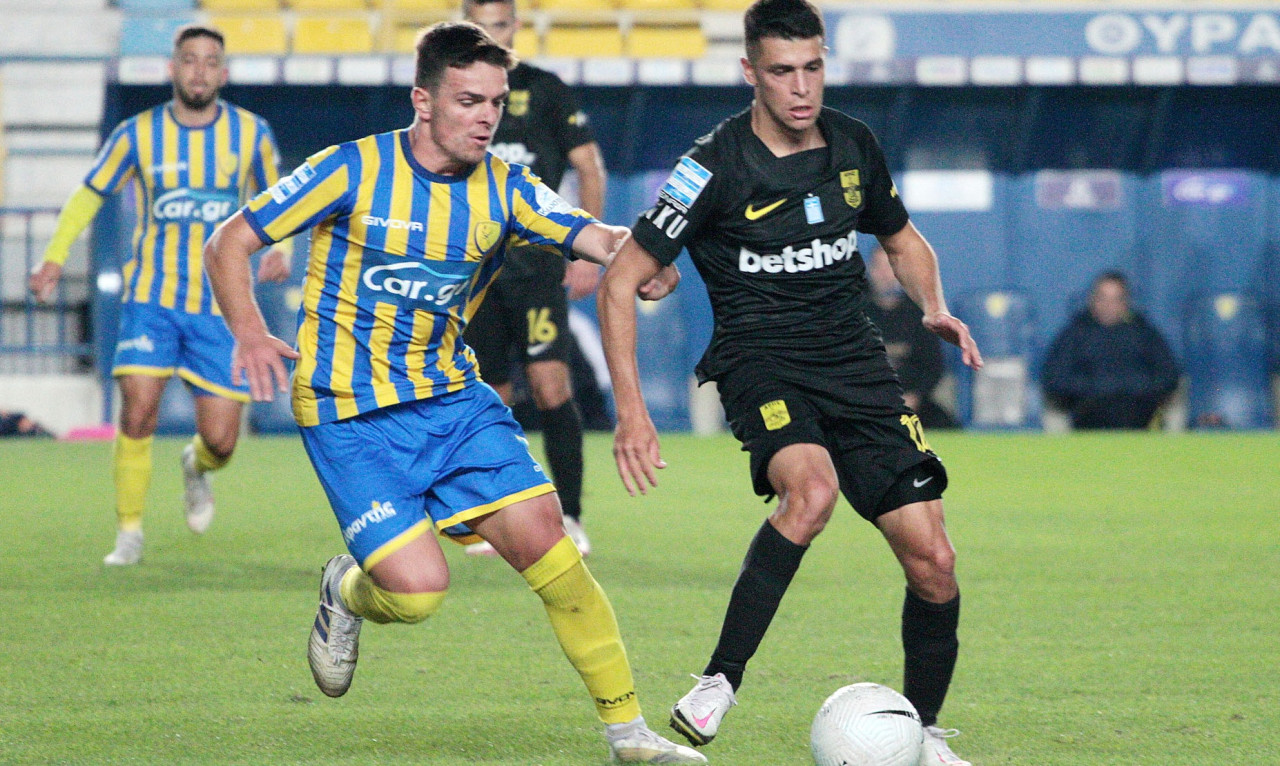 Super League: Σαρώνουν τα… νιάτα στο πρωτάθλημα