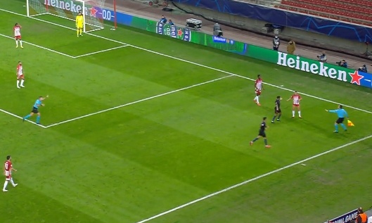 Ολυμπιακός - Μάντσεστερ Σίτι: Ένταση με Ραφίνια-Στέρλινγκ