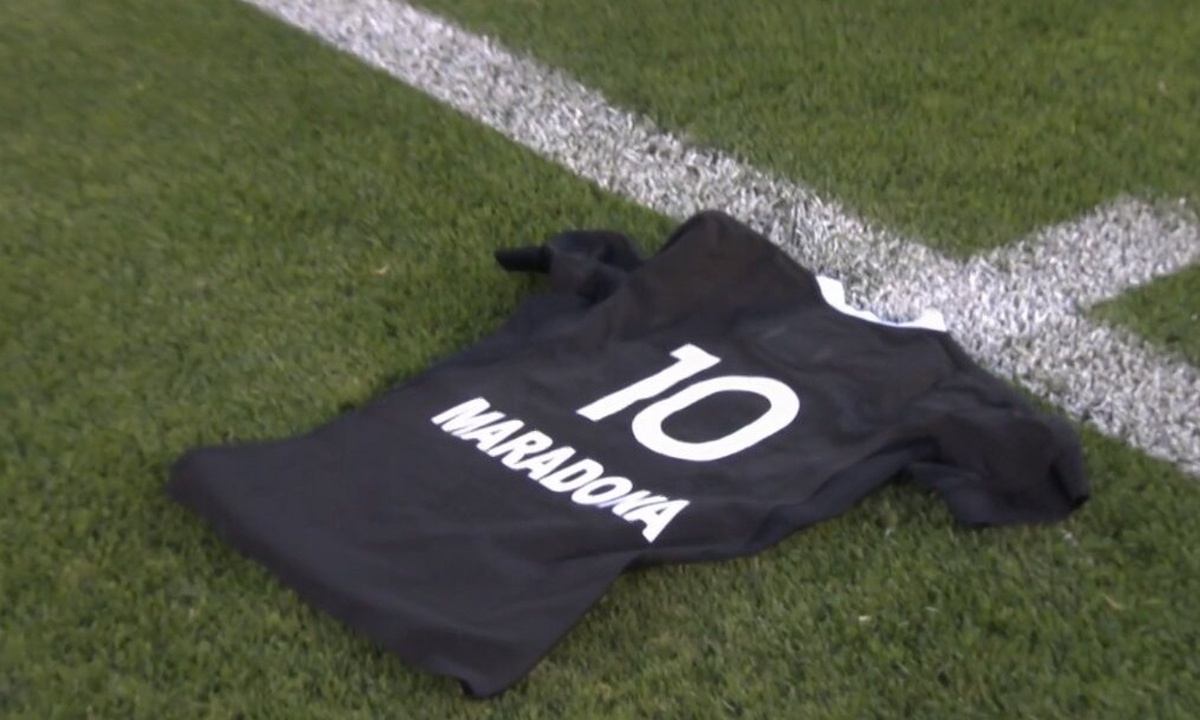 Ντιέγκο Μαραντόνα: Ο αποχαιρετισμός με «χάκα» της ομάδας ράγμπι της Νέας Ζηλανδίας (photos+video)