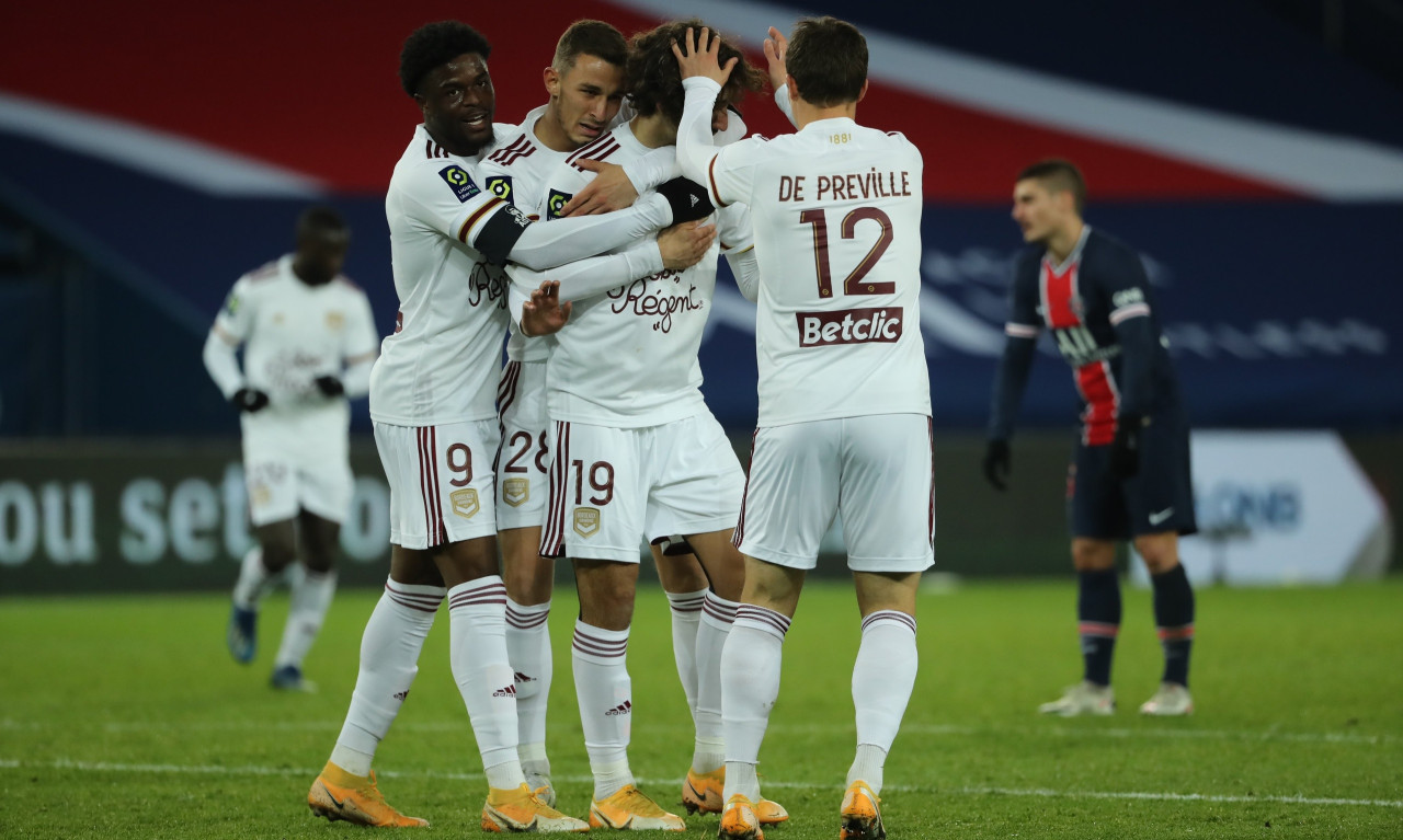 Ligue1: Ψυχωμένη η Μπορντό οδήγησε σε γκέλα την Παρί Σ.Ζ.! (video+photos)