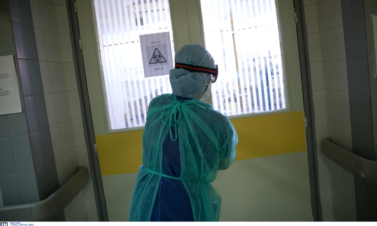 Καπραβέλος στο Newsbomb.gr: Δεν μιλάω για άνοιγμα μέχρι τον Μάρτιο - Ο ιός δείχνει τα δόντια του