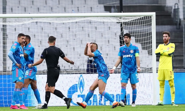 Μαρσέιγ-Ολυμπιακός: Το χέρι του Ραφίνια και το πέναλτι που  άναψε «φωτιές»