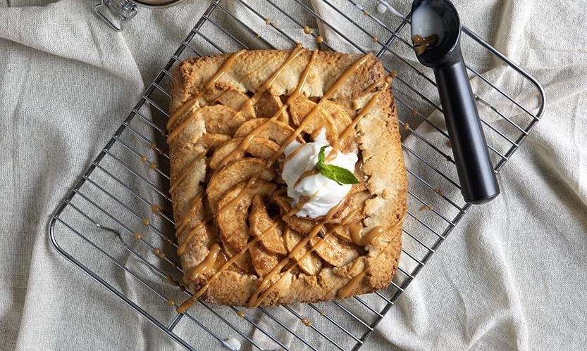 Άκης Πετρετζίκης: Galette με μήλα