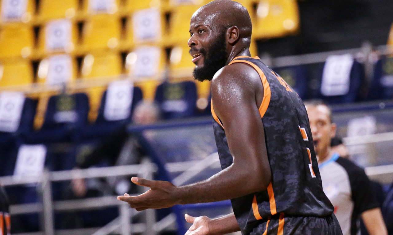 Προμηθέας-ΑΠΟΚΑΛΥΨΗ: Ο Γιατράς αλλάζει τον Τζέιμς!