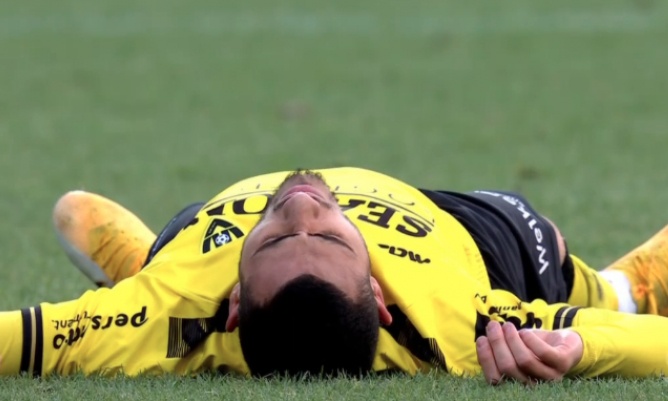 Αποχώρησε με τραυματισμό στον αυχένα ο Γιακουμάκης (video)