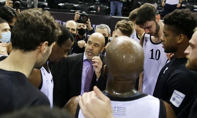 ΠΑΟΚ-Άρης: Η παρακάμερα και τα συγχαρητήρια Λυκογιάννη (video)