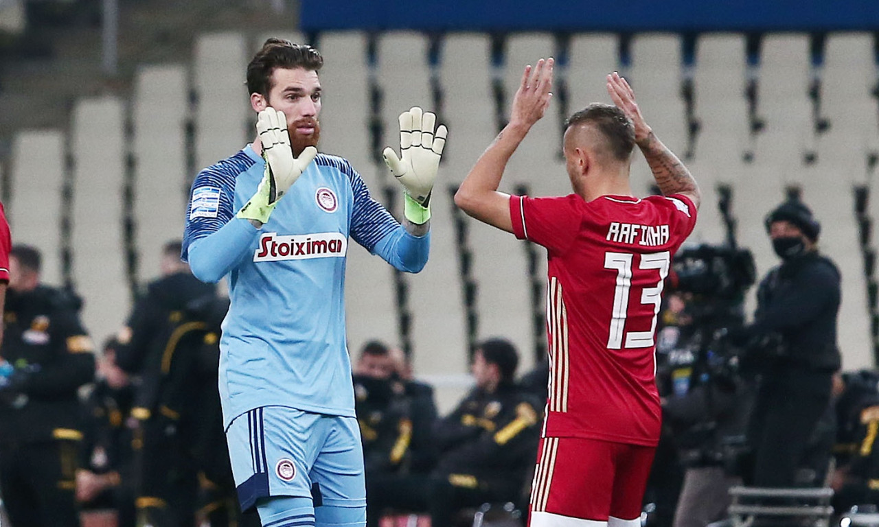 Ραφίνια: «Χαρούμενος για τον Βρουσάι, κρατάει το στόμα του κλειστό και δουλεύει»