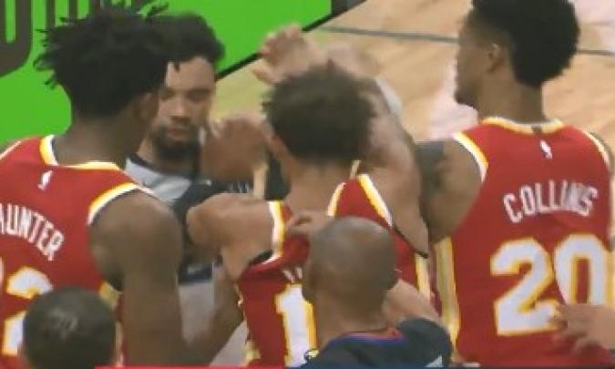 NBA: Ένταση και παραλίγο σύρραξη στο Χοκς-Γκρίζλις (video+photo)