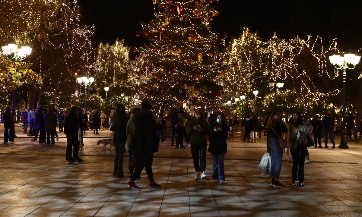 Κρούσματα σήμερα: «Βράζει» η Αττική - Πού εντοπίζονται οι 242 νέες μολύνσεις