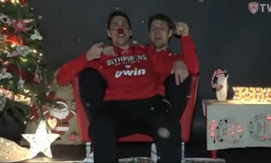 Ολυμπιακός: Οι ευχές των παικτών για τις γιορτές (video)