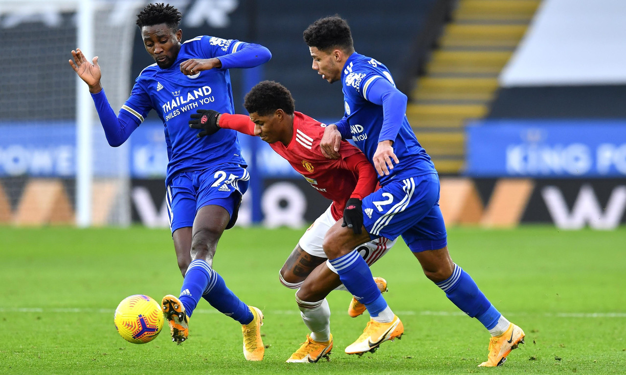 Λέστερ-Μάντσεστερ Γιουνάιτεντ: Ματσάρα και... δώρο στη Λίβερπουλ (videos)