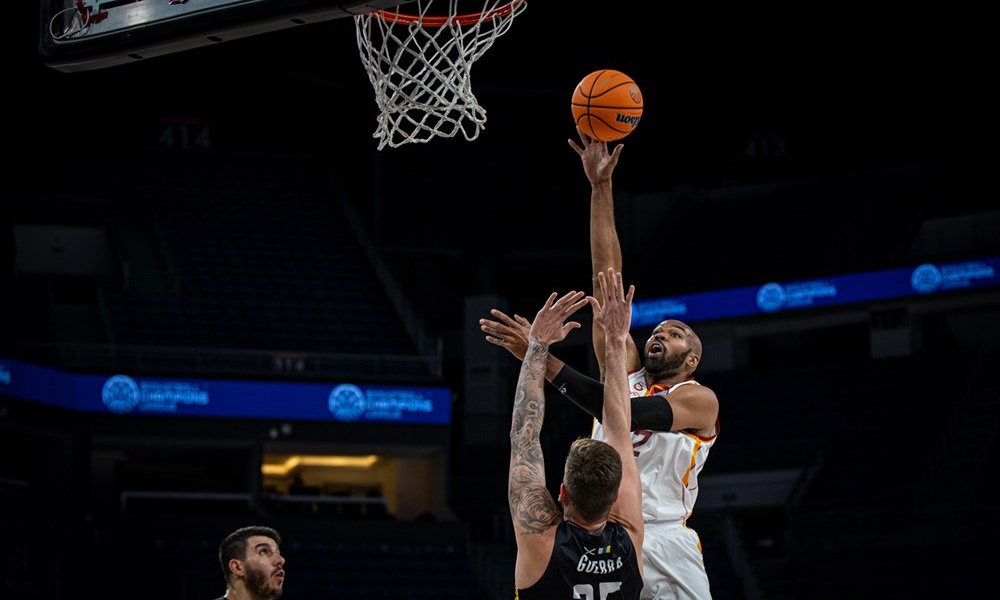 Ρεάλ Μαδρίτης: Παίζει ο Τάιους με Αρμάνι