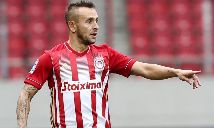 Ραφίνια για Σάλκε: «Έγινε επαφή, αλλά είμαι χαρούμενος στον Ολυμπιακό»!