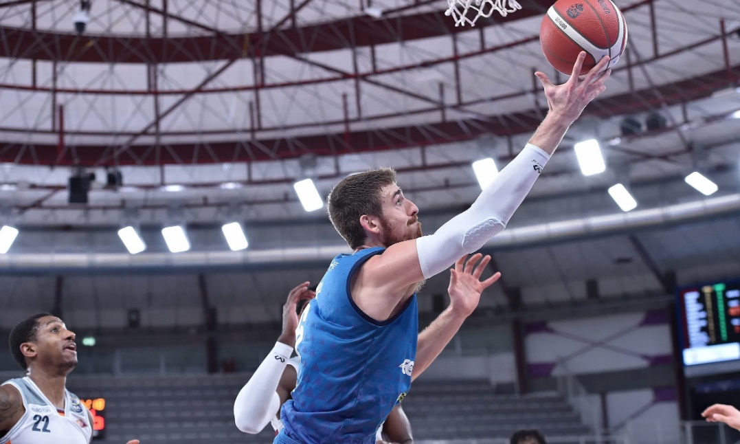 Μακάμπι: «Πόρτα» από Μπρέσια για Κλάιν