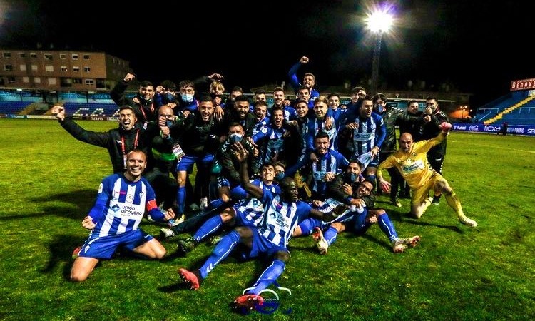 Ο 42χρονος... φούρναρης και ο πρώην της Super League που σόκαραν τη Ρεάλ (photos+video)