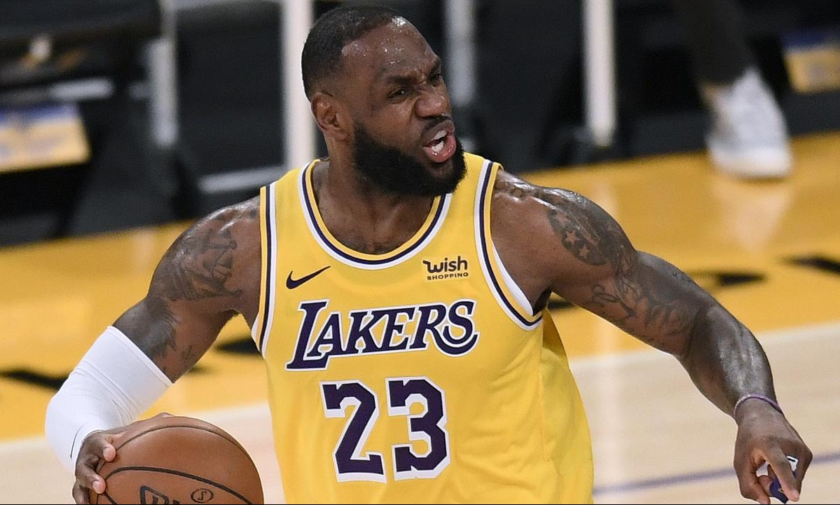 NBA: «Βασιλιάς» Λεμπρόν στο Top 5 (video)