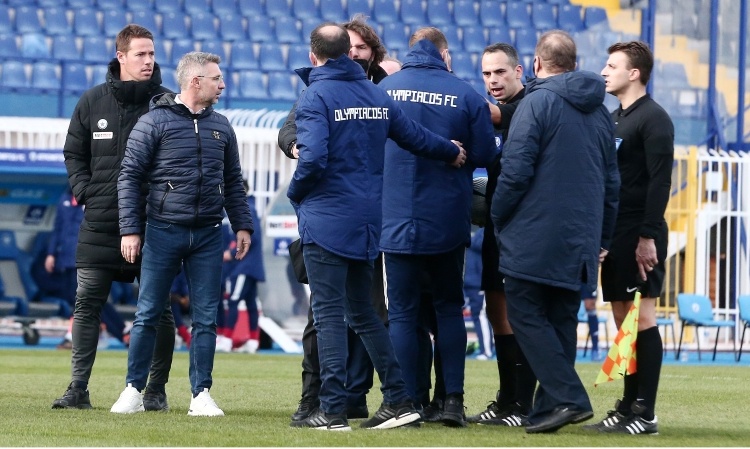 Ατρόμητος-Ολυμπιακός: Η ένταση στο ημίχρονο - Έξαλλος ο Κάναντι (photos)