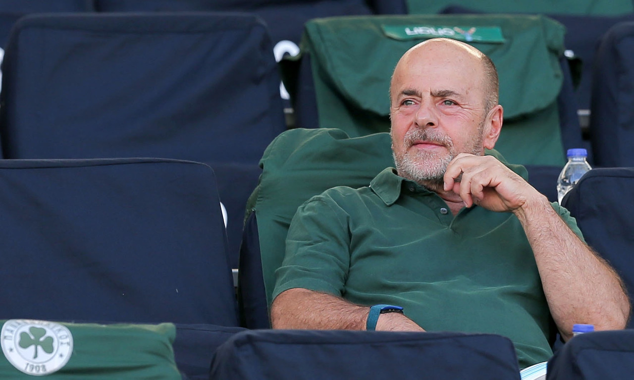 Αλαφούζος: Νέο έξαλλο… κελάηδισμα στο Twitter (photo)