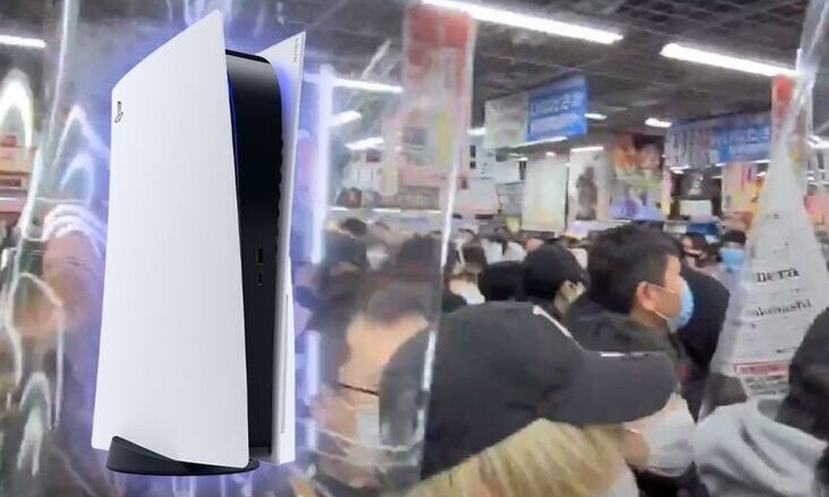 Χάος σε κατάστημα που έφερε PS5 - Τους χώρισε η αστυνομία (video)