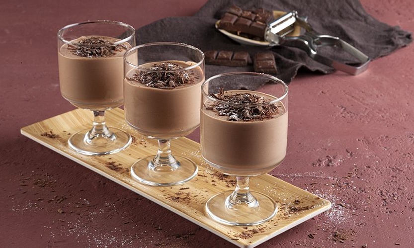 Άκης Πετρετζίκης: Μους σοκολάτας γάλακτος