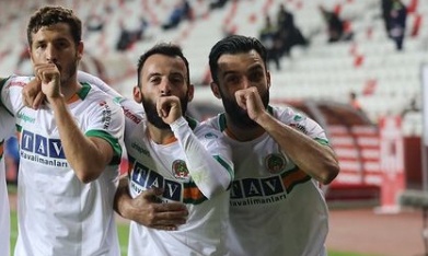 Τουρκία: Η Αλάνιασπορ των Σιώπη, Τζαβέλλα απέκλεισε τη Γαλατά! (video)