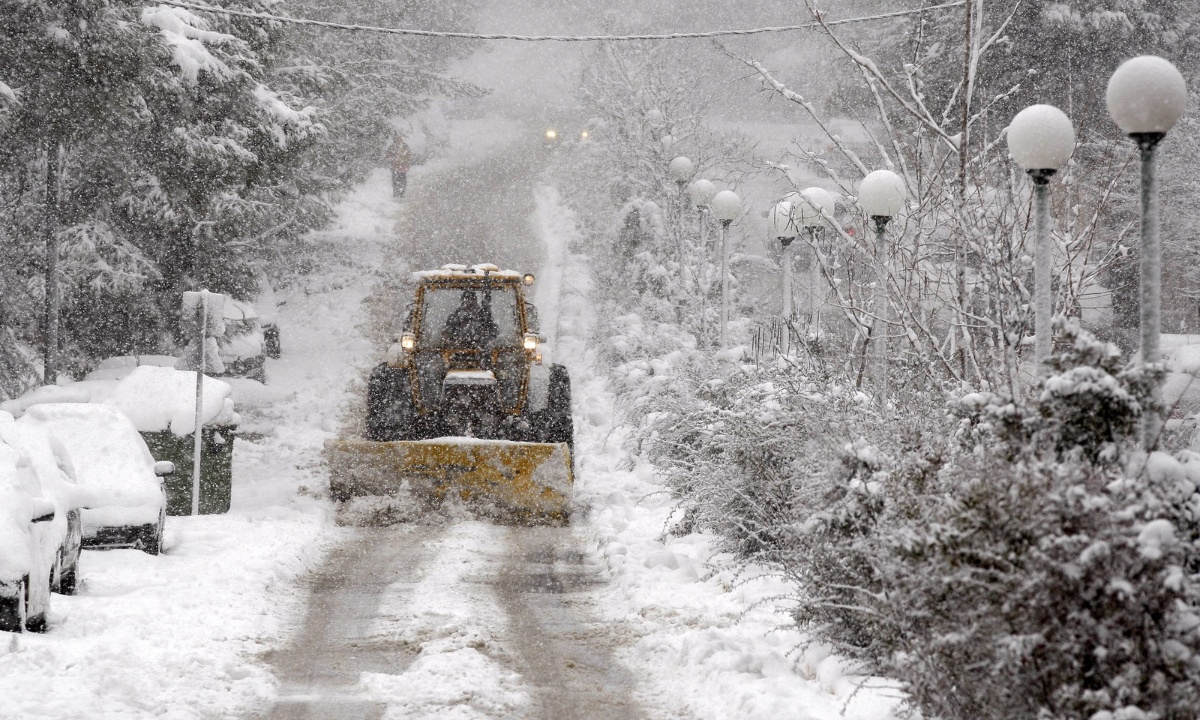 Έκτακτο δελτίο επικίνδυνων καιρικών φαινομένων: Χιόνια, θυελλώδεις άνεμοι και τσουχτερό κρύο