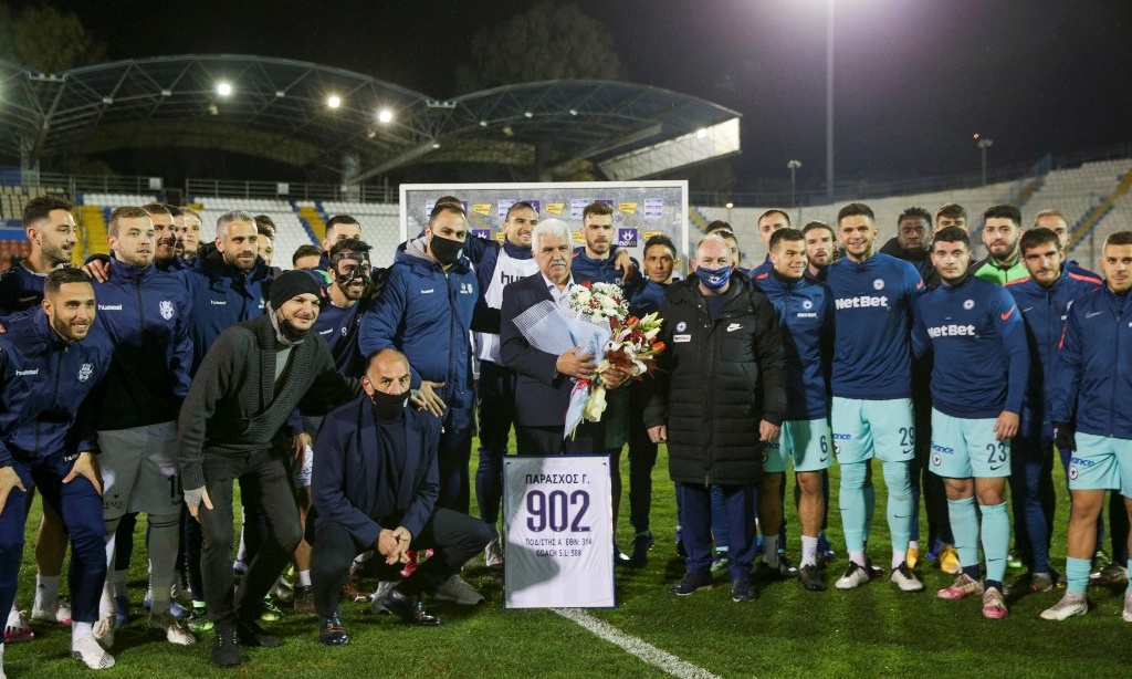 Απόλλων Σμύρνης-Ατρόμητος: Βράβευση στον ρέκορντμαν Παράσχο (photos+video)