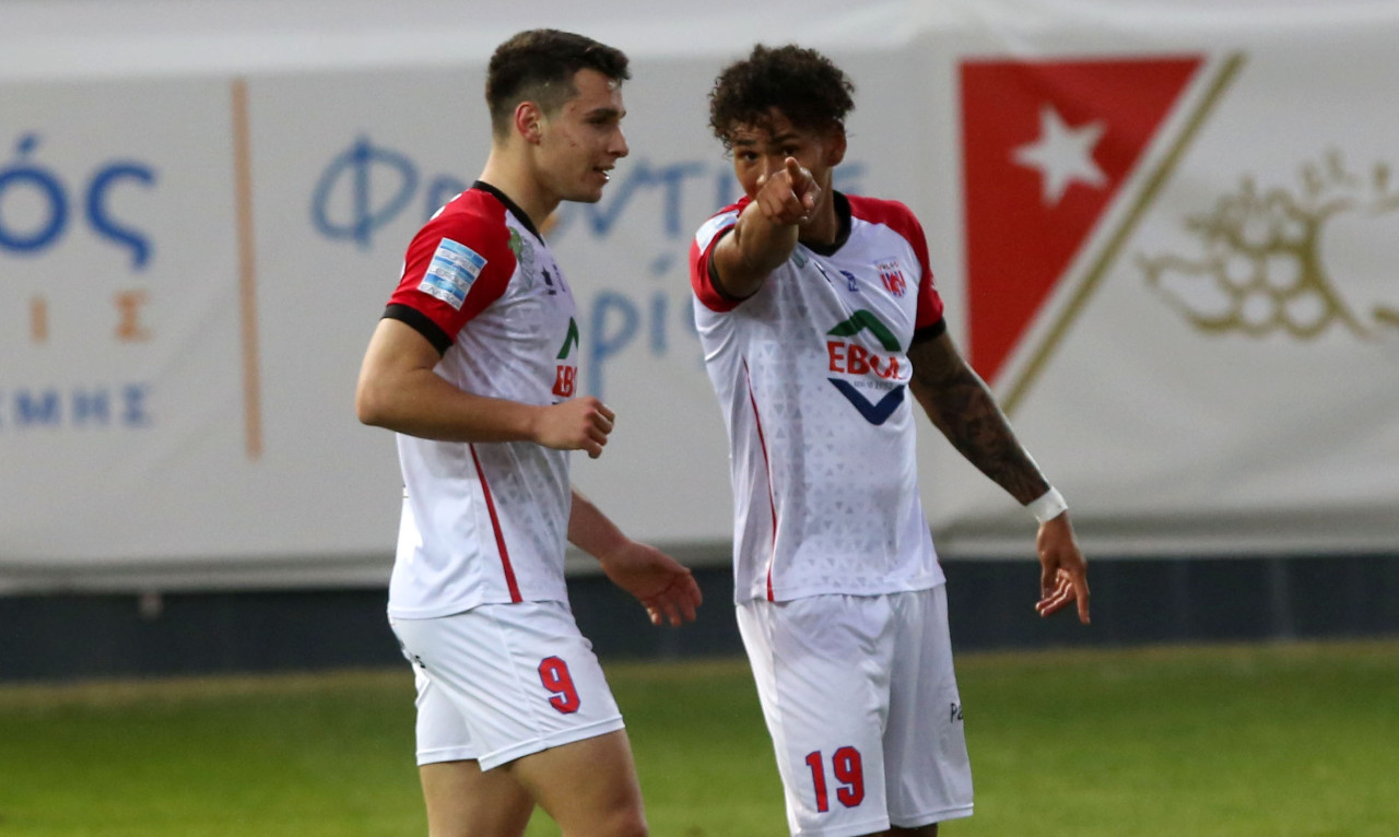 ΟΦΗ-Βόλος 1-2: Τον έπιασε... πελάτη και τον βάζει σε μπελάδες (videos)