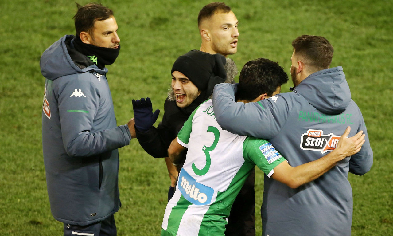 Παναθηναϊκός-Ολυμπιακός: Γλέντι ΚΑΙ στα αποδυτήρια με πρωταγωνιστές Χατζηγιοβάνη-Μπουζούκη (video)