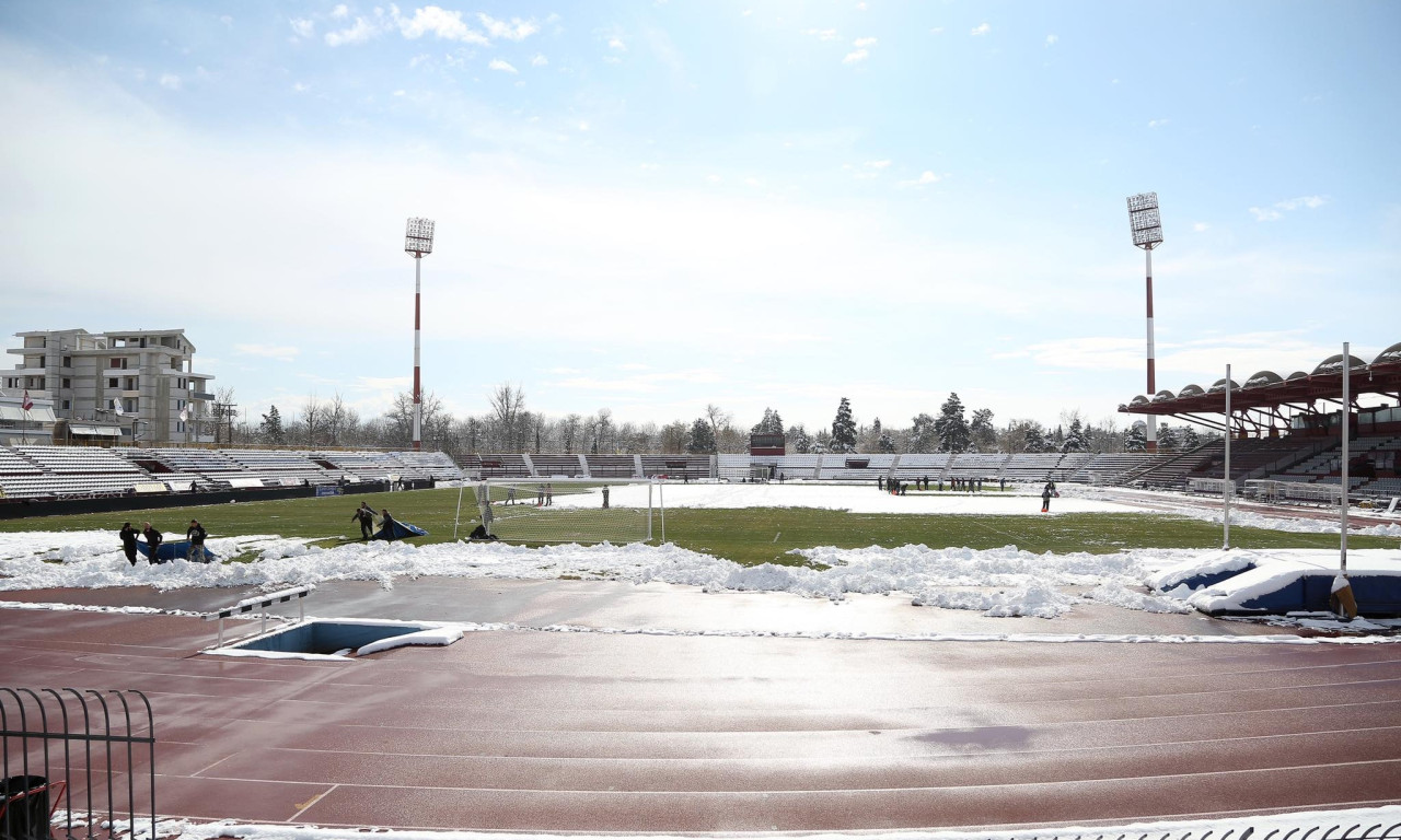 ΑΕΛ-ΑΕΚ: Αυτοψία στο Αλκαζάρ - Προς διεξαγωγή ο αγώνας (photos)