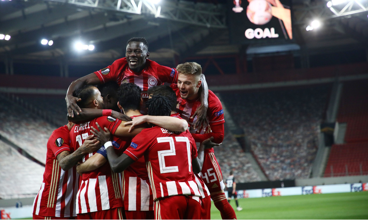 Ολυμπιακός-Αϊντχόφεν: Τρομερή κομπίνα και 1-0, ισοφάριση από το πόδι του Σωκράτη (videos)