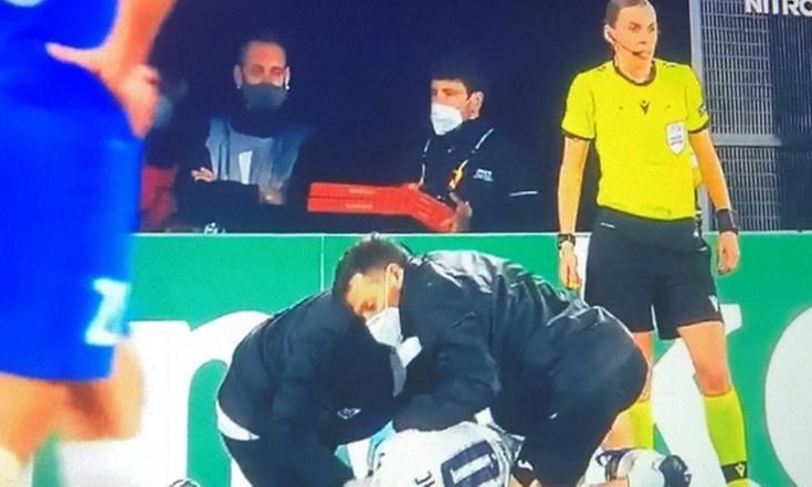 Αγώνας-απόλαυση: Έξι γκολ και... ντελιβεράς με πίτσες σε γήπεδο του Europa League (video)