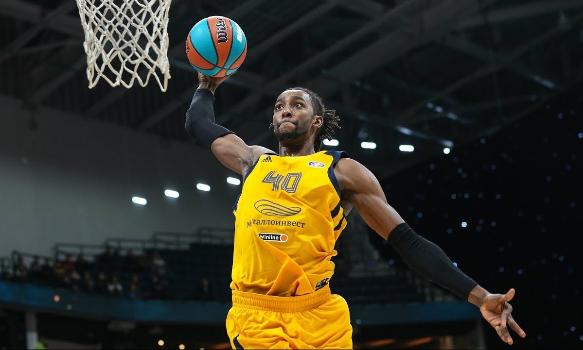 Αρμάνι Μιλάνο: Ανακοίνωσε Έβανς (video)