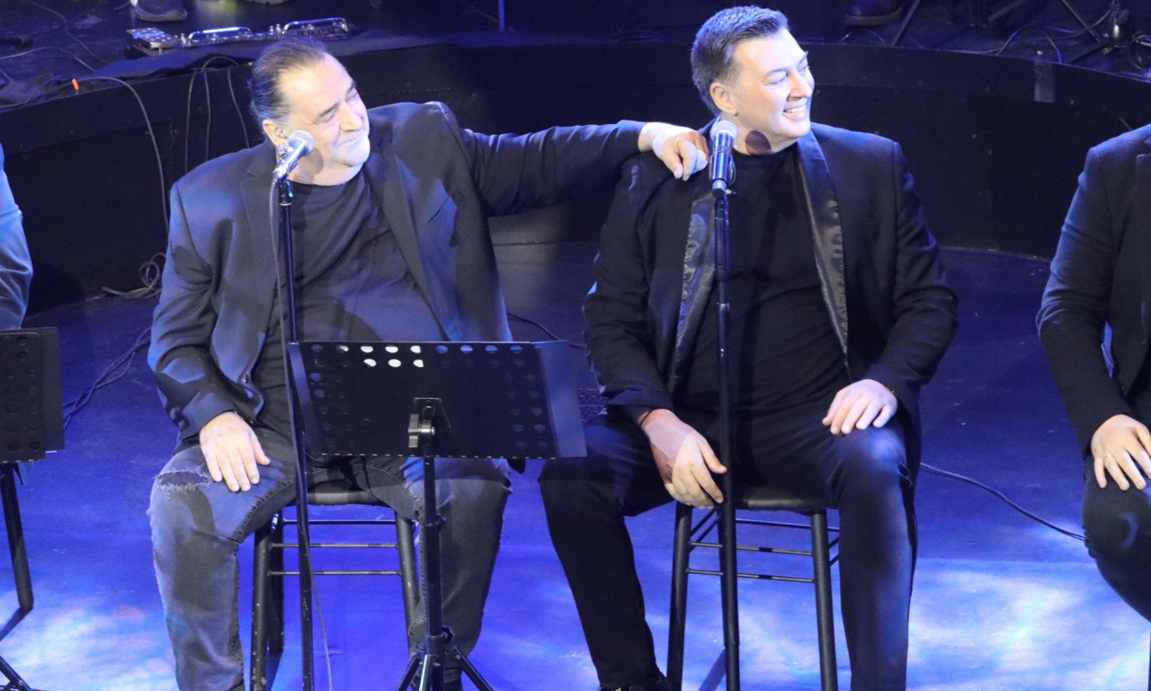 Βασίλης Καρράς - Νίκος Μακρόπουλος: Με μεγάλη επιτυχία η διαδικτυακή τους συναυλία