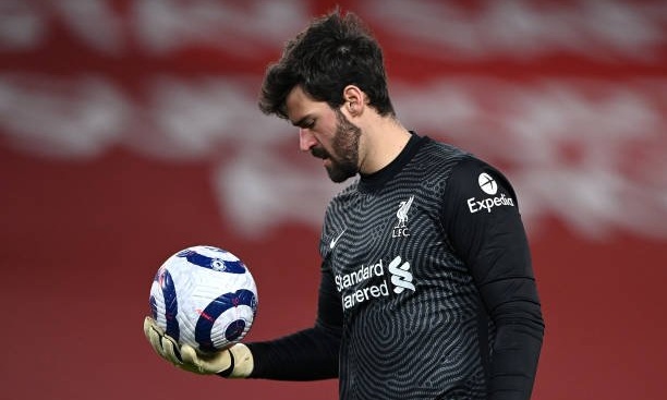 Τραγική φιγούρα ο Άλισον - Δεν μπορεί να πάει στην κηδεία του πατέρα του