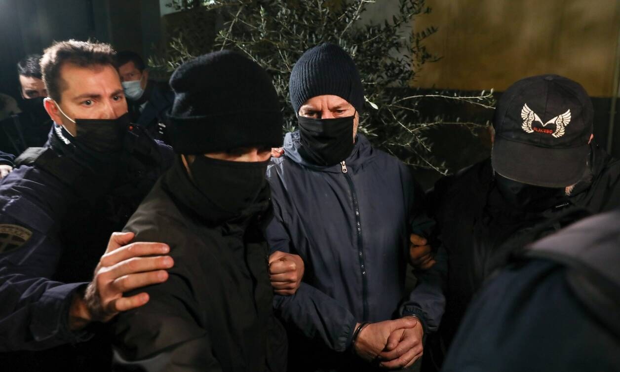Δημήτρης Λιγνάδης: Οδηγείται στις φυλακές Τρίπολης μετά την απόφαση για προφυλάκιση
