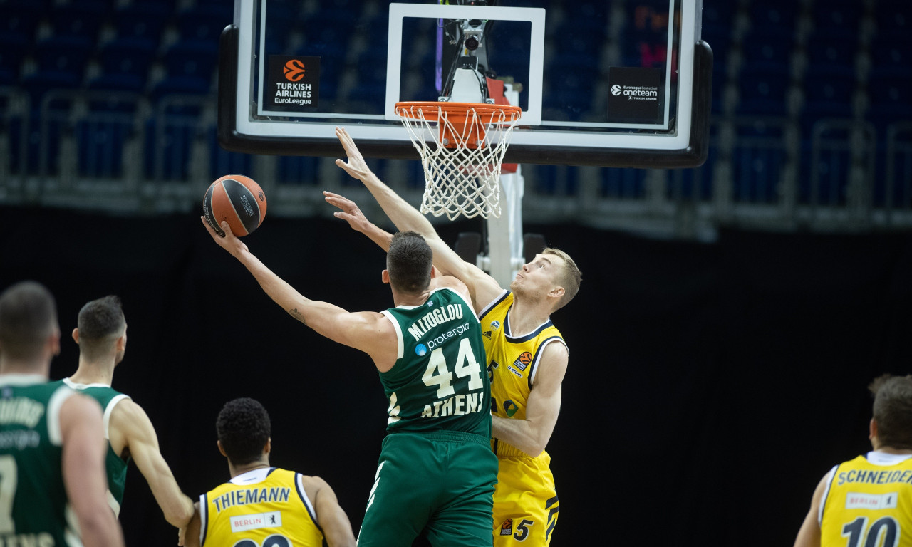 Άλμπα Βερολίνου-Παναθηναϊκός ΟΠΑΠ 74-65: Λύγισε στο τέλος (videos+photos)