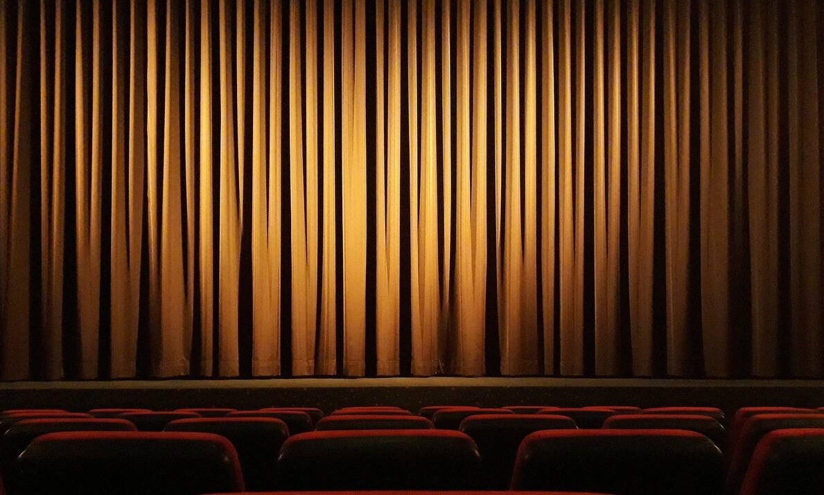 Το πρώτο θεατρικό έργο γραμμένο από τεχνητή νοημοσύνη έκανε παγκόσμια πρεμιέρα