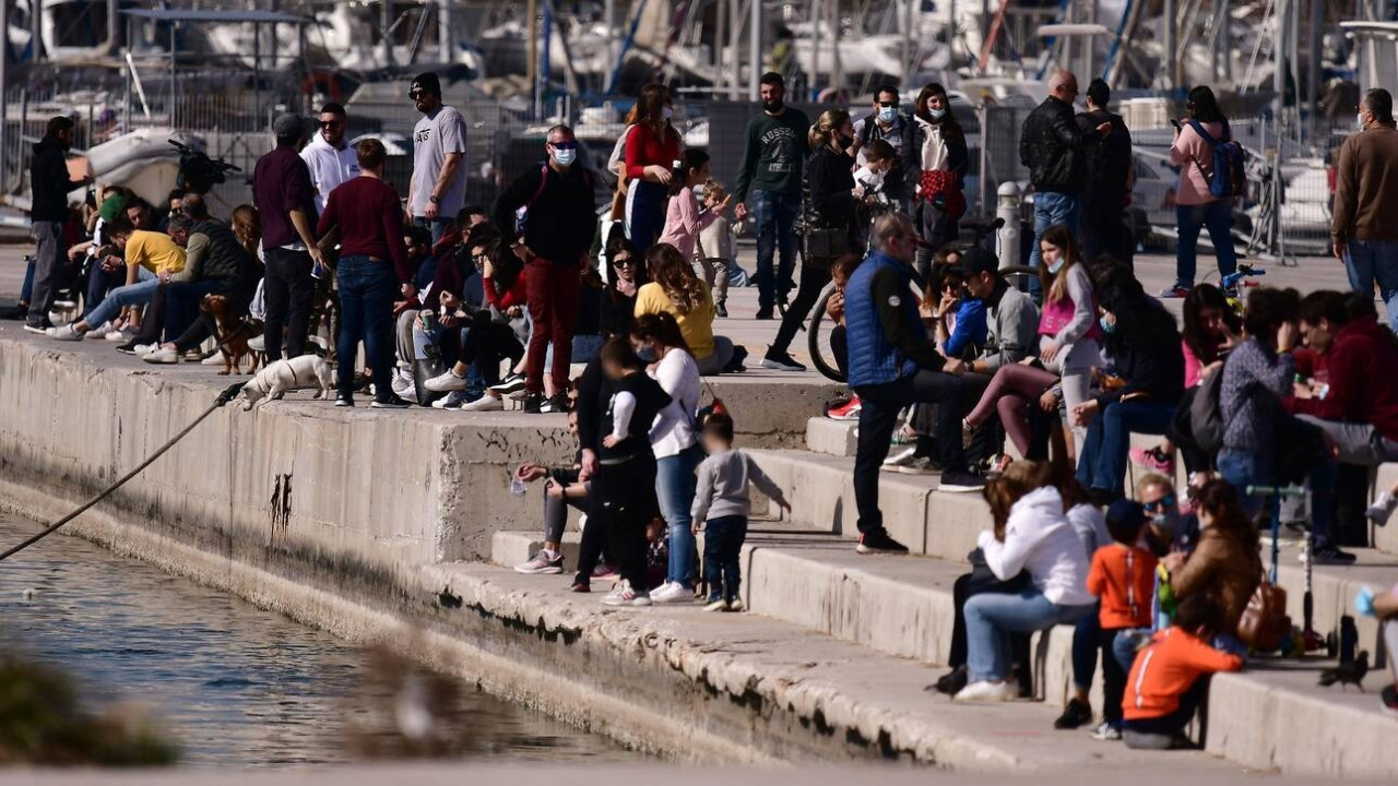 Κωδικός «6»: «Κλείδωσε» η απαγόρευση μετακίνησης από δήμο σε δήμο στην Αττική