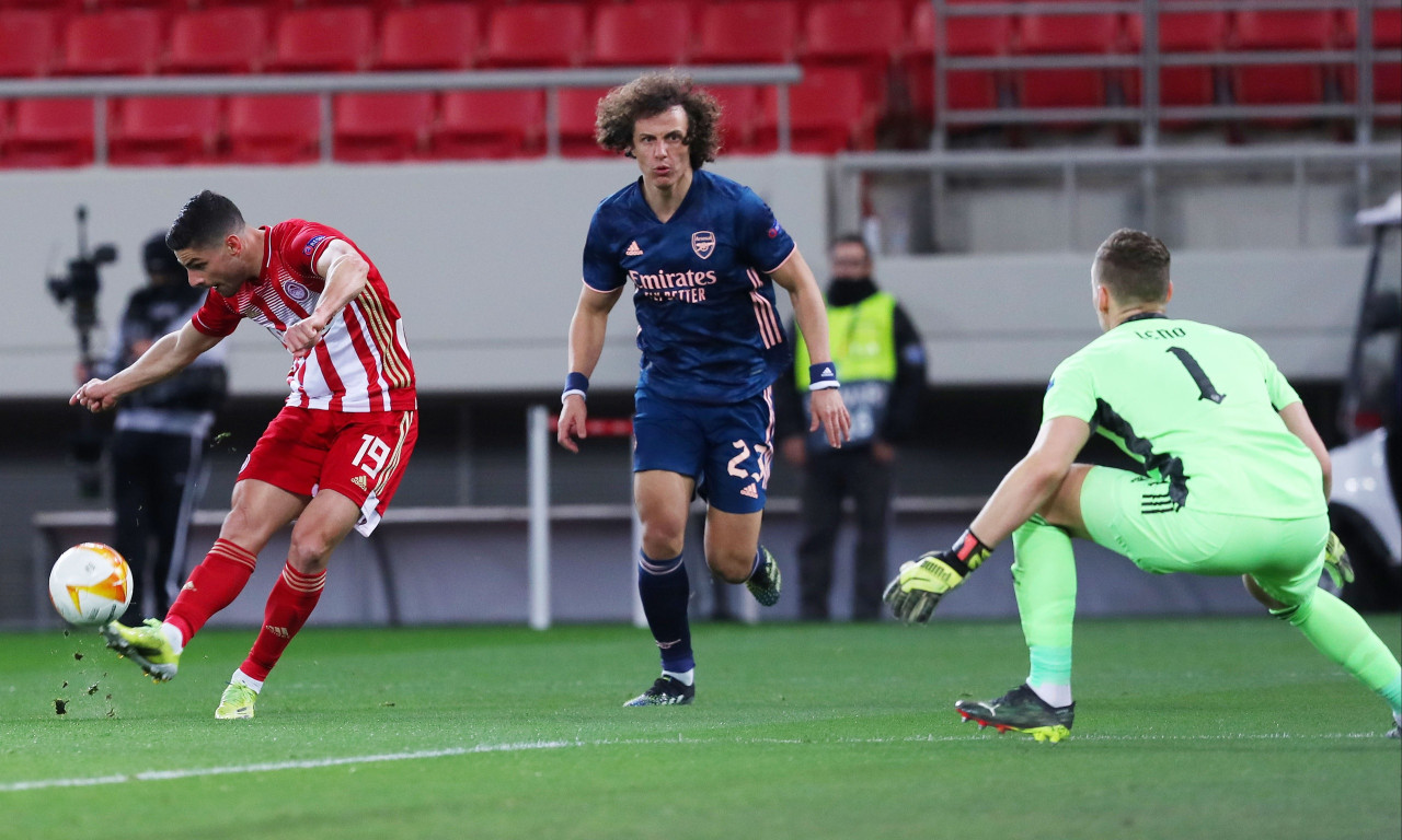 Ολυμπιακός-Άρσεναλ: Λάθος του Νταβίντ Λουίς και απίστευτη ευκαιρία του Μασούρα (video)