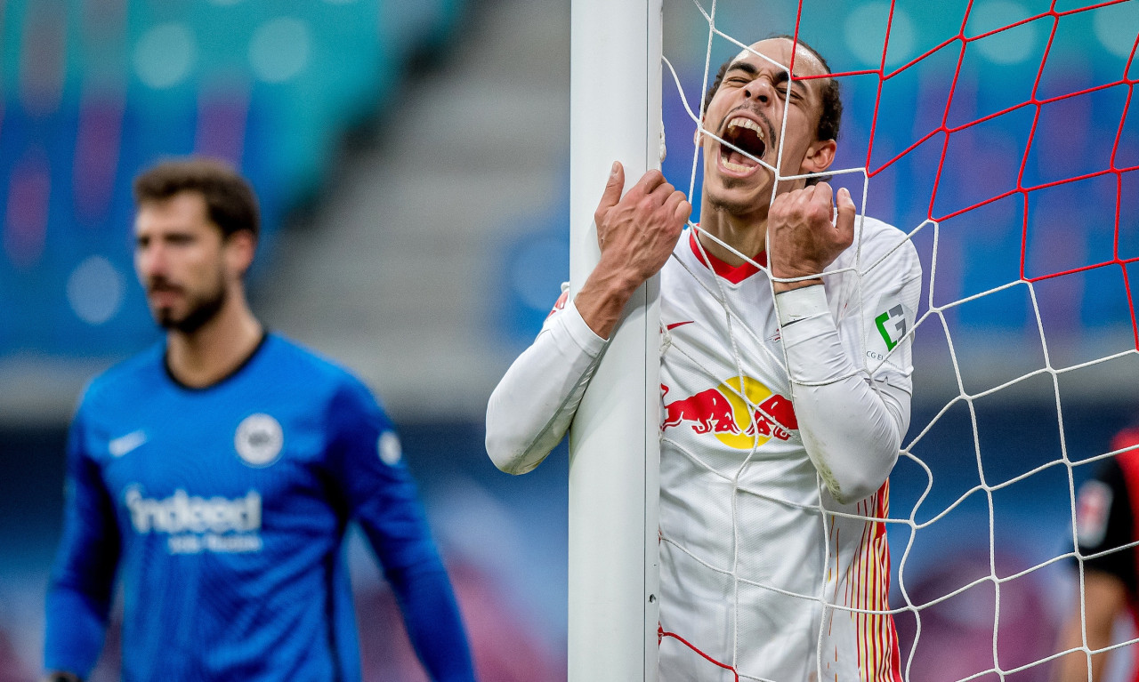 Bundesiga: Η Άιντραχτ φρέναρε την Λειψία κι έκανε δώρο στη Μπάγερν!