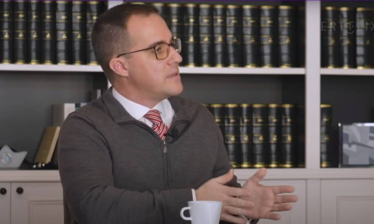 Ο δικηγόρος Κώστας Καρακώστας μιλάει για τη συνεπιμέλεια