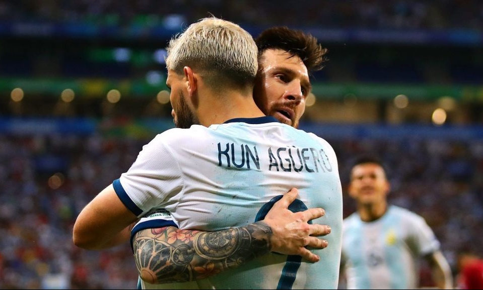 «Βράζει» ο Αγκουέρο με τους συμπαίκτες του - Τον σπρώχνουν στην Μπαρτσελόνα