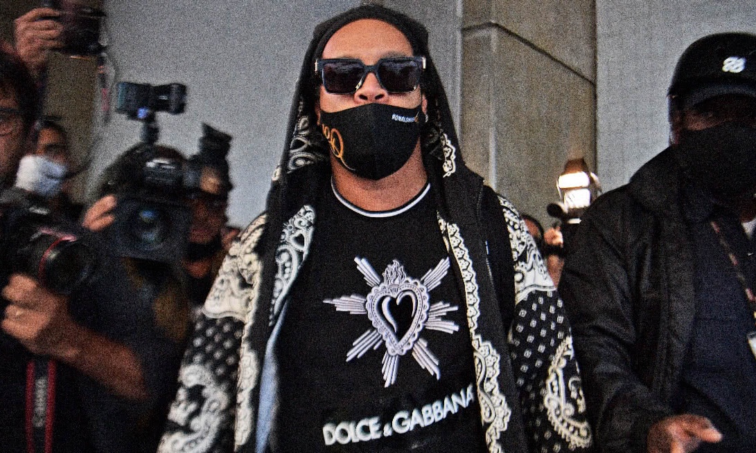 Ανησυχία για τον Ρονάλντινιο: Έχει πάρει την κάτω βόλτα μετά το χαμό της μητέρας του